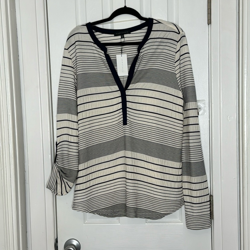 NWT Sanctuary M/L, blue and white striped, textured, v-neck, pull tab sleeve